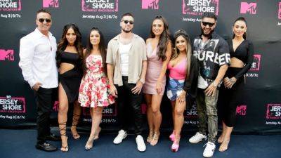 See the 'Jersey Shore: Family Vacation' Cast Reunite on Premiere Red Carpet: PICS! - www.etonline.com - Jersey