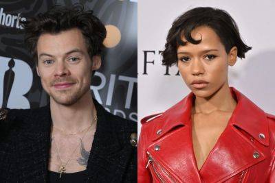 Harry Styles & Rumoured Girlfriend Taylor Russell Reportedly Spotted Holding Hands In London - etcanada.com - Austria - county Hand - city Vancouver