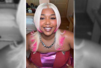 Lizzo Shows Off Blonde And Pink New ‘Do Amid Lawsuit Controversy - etcanada.com - Japan