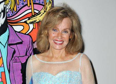 ‘The Young And The Restless’, ‘Hawaii Five-O’ Star Sharon Farrell Dead At 82 - etcanada.com - Hawaii - county Webster - county Florence - county Love