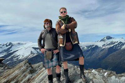 Sam Heughan and Graham McTavish skirt ‘Outlander’ to be ‘Men in Kilts’ - nypost.com - Scotland - New Zealand