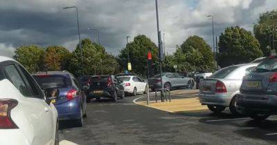 Retail park issues statement after shoppers get stuck for two hours trying to escape car park - www.manchestereveningnews.co.uk