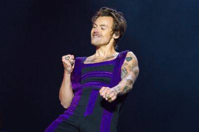 Harry Styles’ Tour Becomes Fourth Highest-Grossing Tour Of All Time, Earns More Than All OneDirection Tours Combined - etcanada.com - Italy - state Nevada