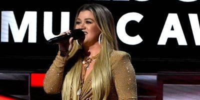 Kelly Clarkson Changes Lyrics To 'Piece By Piece' After Brandon Blackstock Divorce During Latest Las Vegas Residency Show - www.justjared.com - Las Vegas