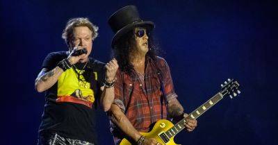 Guns N' Roses Setlist Revealed for 2023 Tour After Opening Night Show with Carrie Underwood - www.justjared.com - China - city Paradise