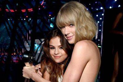 Selena Gomez Hugs Her Little Sister Gracie In Sweet Moment As She Attends Taylor Swift’s ‘Eras Tour’ Show - etcanada.com - Texas - California - county Butler - county Stone - county Arlington