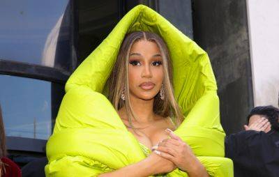 The microphone Cardi B threw at fan has sold for almost $100k - www.nme.com - Las Vegas