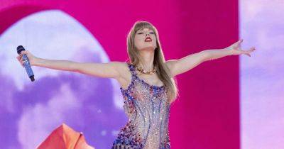 Every Hint Taylor Swift Will Announce ‘1989 (Taylor’s Version)’ at Her Final U.S. ‘Eras Tour’ Concert - www.usmagazine.com - Los Angeles