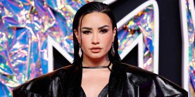 Demi Lovato Rocks a Black Leather Ensemble on MTV VMAs 2023 Red Carpet Ahead of Her Big Performance! - www.justjared.com - city Newark