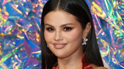 Selena Gomez Embraced the Cut-Outs Trend at the VMAs—But Not in the Way You Think - www.glamour.com