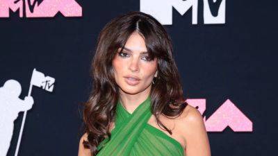 See Emily Ratajkowski's Look at the 2023 VMAs - www.glamour.com - New York - New Jersey