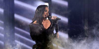 Demi Lovato Fills The Stage With Smoke For 'Sorry Not Sorry' Performance at MTV VMAs 2023 - www.justjared.com - city Newark