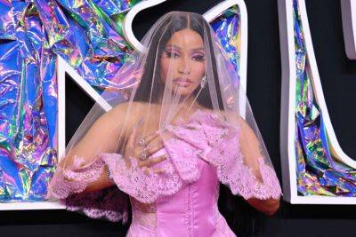 Host Nicki Minaj owns the 2023 VMAs red carpet in pink, bridal-inspired couture - nypost.com