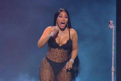 Nicki Minaj sends warning to rap foes at VMAs: ‘You bitches ain’t better than me’ - nypost.com - New York - New Jersey