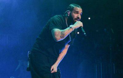 Drake shoves fan who approaches him onstage: “Y’all not doing security?” - www.nme.com - Texas