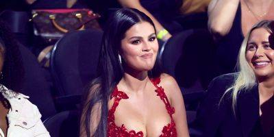Selena Gomez Responds After Going Viral for the Face She Made Hearing Chris Brown's VMAs Nomination - www.justjared.com - Australia