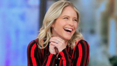 The 'View' Cohost Sara Haines on Getting Married and Having Kids Later in Life - www.glamour.com - New York - state Iowa