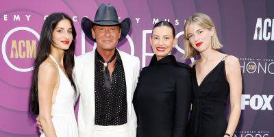 Tim McGraw Talks Family Dynamics, Explains Why He 'Couldn't' Look at Faith Hill & Their Daughters While Accepting Icon Award - www.justjared.com