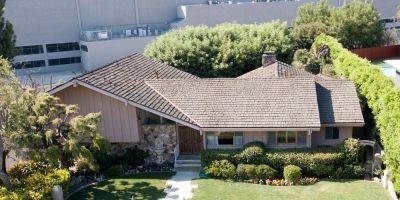 HGTV-Owned 'Brady Bunch' House Sells Well Below Asking Price - www.justjared.com
