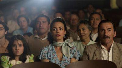 ‘The Movie Teller’ Review: Berenice Bejo, Daniel Bruhl In An Enchanting Chilean Cross Between ‘The Last Picture Show’ And ‘Cinema Paradiso’ – Toronto Film Festival - deadline.com - city Belfast - Chile