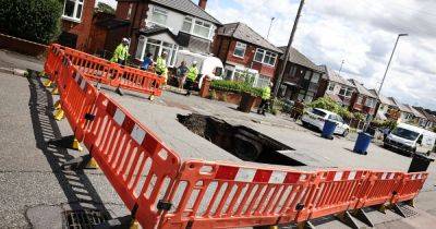 'A massive sinkhole in the middle of our street became an unlikely tourist attraction - two months later we're still talking about it' - www.manchestereveningnews.co.uk - Manchester