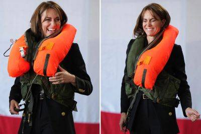 Kate Middleton breaks down laughing as she struggles to inflate life vest - nypost.com