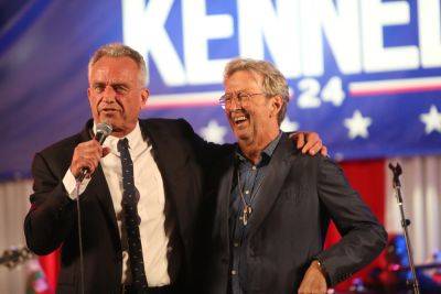 Eric Clapton Performs For Robert Kennedy Jr. At Los Angeles Fundraising Event - deadline.com - Los Angeles