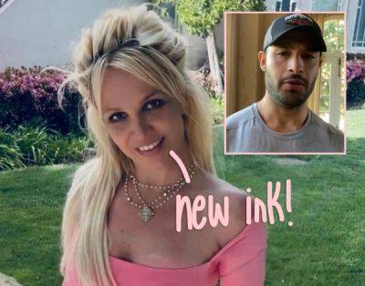 Britney Spears Reveals New Back Tattoo Amid Sam Asghari Divorce! - perezhilton.com