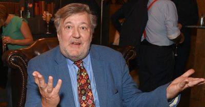Stephen Fry rushed to hospital after suffering major fall on stage at the O2 - www.dailyrecord.co.uk - Scotland - London