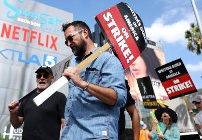 WGA & Studio CEOs To Meet Again Friday; Guild Urges Members To Get Out On Picket Lines In Force - deadline.com - New York - Los Angeles