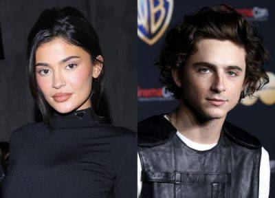 Kylie Jenner’s lockscreen image with Timotheé Chalamet goes viral - www.nme.com - Mexico