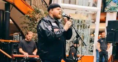 Tom Walker debuts new single to Glasgow shoppers as he makes epic comeback - www.dailyrecord.co.uk - Britain - Scotland - Los Angeles - Manchester