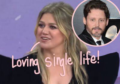 Why Kelly Clarkson Is ‘Not Looking’ For Love After Brandon Blackstock Divorce! - perezhilton.com - New York
