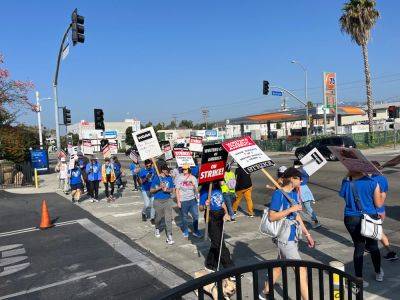 ‘Dancing With The Stars’ Picketed Again At TV City As Writers Show Support For WGA Negotiating Committee - deadline.com