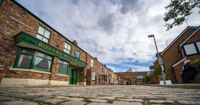 Coronation Street takes home four gongs at the Inside Soap Awards - www.manchestereveningnews.co.uk - Britain - county Andrew