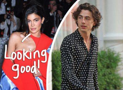 Kylie Jenner & Timothée Chalamet Step Out In Matching Outfits For Paris Fashion Week! - perezhilton.com - Spain