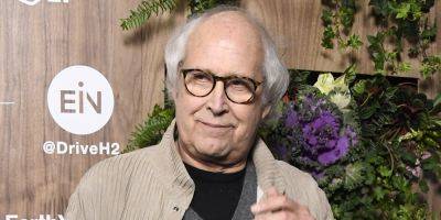 Chevy Chase Says 'Community' Wasn't 'Funny Enough' For Him, One Former Co-Star Responds - www.justjared.com