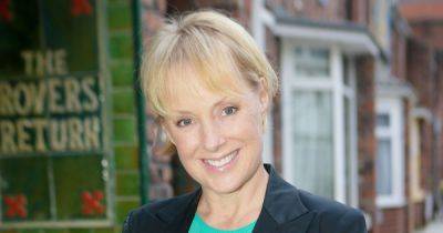 Coronation Street star Sally Dynevor flooded with supportive messages as she makes 'proud' announcement - www.manchestereveningnews.co.uk - USA - New York - Manchester