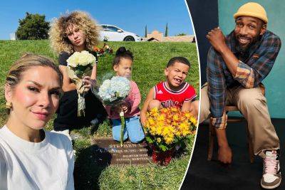 Stephen ‘tWitch’ Boss’ widow posts graveside photos with kids on his birthday - nypost.com