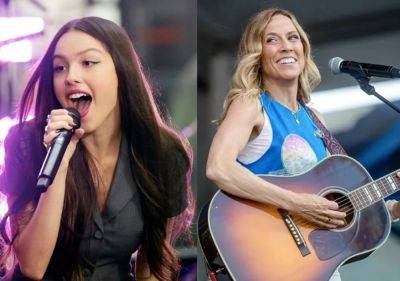Olivia Rodrigo Fangirls Over Performing ‘One Of My Favourite Songs Of All Time’ With Sheryl Crow In Nashville - etcanada.com - Nashville