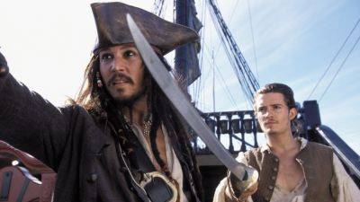 ‘Pirates Of The Caribbean’: Craig Mazin Has Worked On A “Weird” New Script For Disney’s Franchise - theplaylist.net