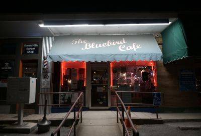Bluebird Cafe Stage Musical In The Works Inspired By Famed Nashville Venue That Provided Launching Pad For Taylor Swift & Garth Brooks - deadline.com - Nashville