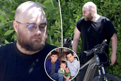 ‘Two and a Half Men’ star Angus T. Jones unrecognizable during rare Los Angeles outing - nypost.com - Los Angeles - Los Angeles