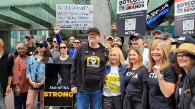 Patricia Arquette Slams AI At SAG-AFTRA & ACTRA TIFF Picket: “All We’re Going To Have Is Giant, Mega Marvel Movies” - deadline.com - Ireland - Canada