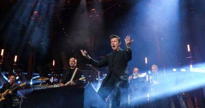 BBC viewers 'can't believe' Rick Astley move as they rush to react to New Year performance - www.manchestereveningnews.co.uk - Texas - Manchester - county Camden