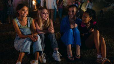 Laura Chinn’s Sundance-Bound Coming-Of-Age Drama ‘Suncoast’ Starring Nico Parker & Laura Linney Sets Hulu Premiere Date - deadline.com - Florida - county Parker