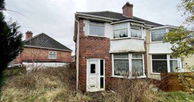 The three-bed house on the market for £10,000 that's 'too dangerous to enter' - www.manchestereveningnews.co.uk - Manchester - Birmingham