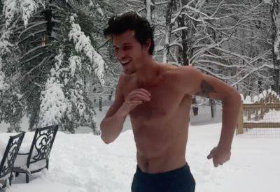 Shawn Mendes Snow Dives In His Undies - www.metroweekly.com - Canada - county Ontario