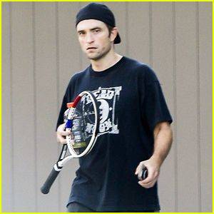 Robert Pattinson Hits the Courts to Play Tennis While Pregnant Partner Suki Waterhouse Goes Shopping - www.justjared.com - Beverly Hills