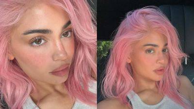 Kylie Jenner Dyed Her Hair Pink, and Now No One Knows What Year It Is - www.glamour.com